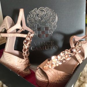 Vince Camuto size 6